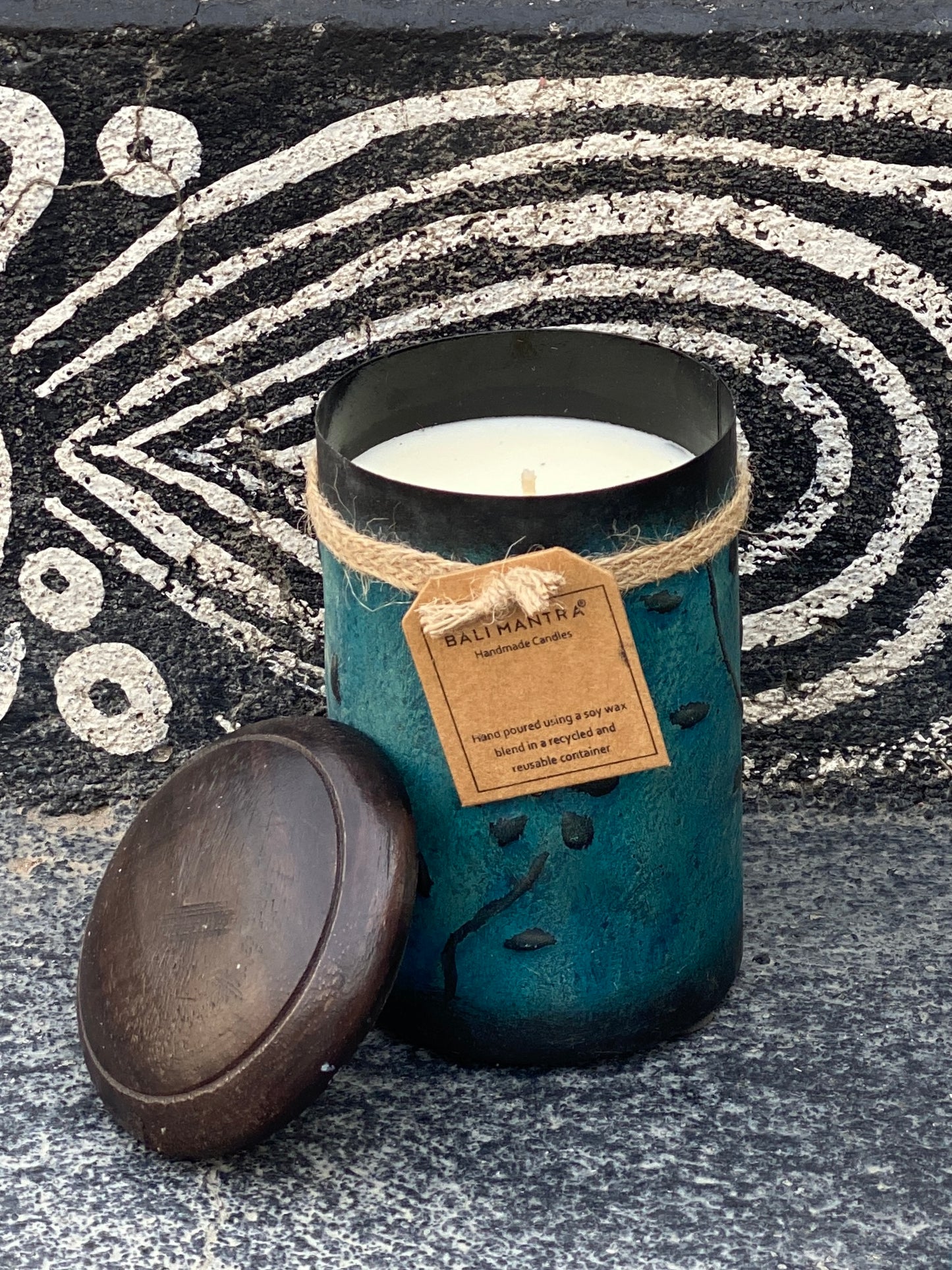 Chilli Pot with Wooden Lid - Blue I Soy Wax Candle