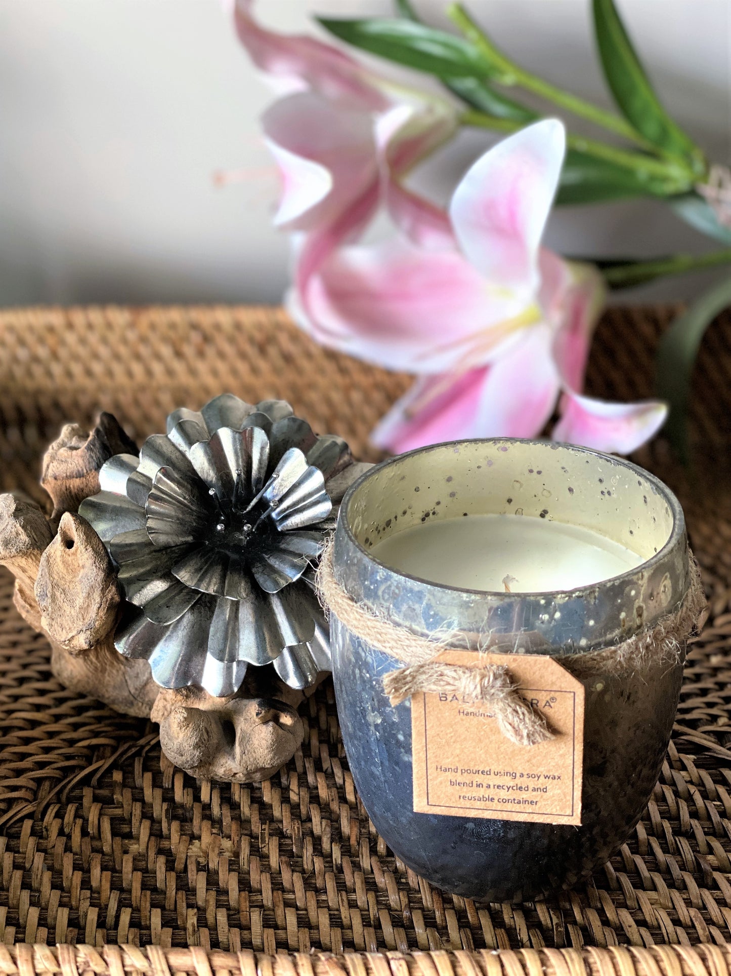Hibiscus Lid with U Glass Candle - Silver/Black I Soy Candle